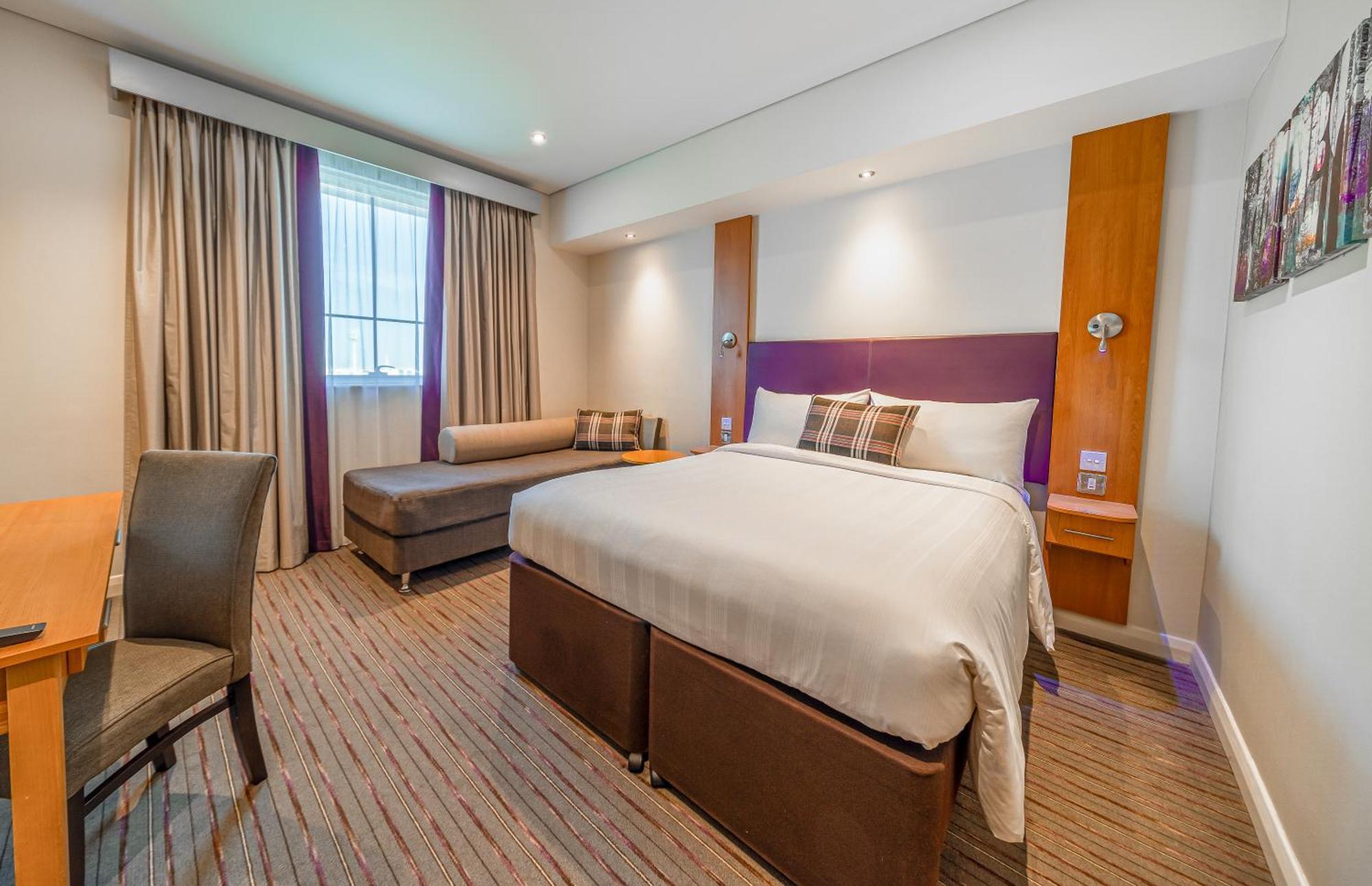 Premier Inn Dubai International Airport Esterno foto